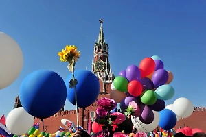 Россияне поделились планами на майские праздники