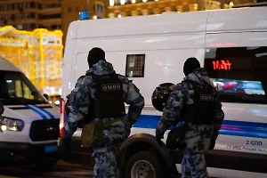 В Москве эвакуировали посетителей "заминированного" ТЦ
