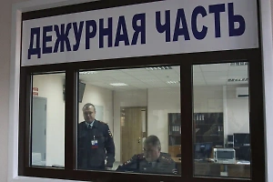 В Москве возбудили дело об избиении сотрудницы полиции прямо в служебном кабинете