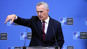 Почему НАТО надеется обнулить 100 киевских млрд евро до лета