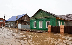 В Оренбурге число подтопленных домовладений выросло до 1347, эвакуировано 428 человек