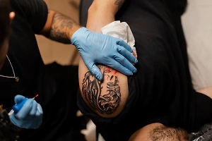 Диакон рассказал, можно ли верующим делать татуировки