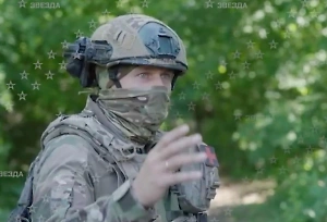 Раненый солдат ВСУ пел гимн России, пока наш спецназовец выносил его с поля боя на плечах. Эпичное видео