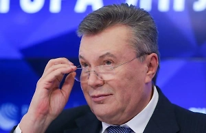Янукович вслед за Путиным прилетел в Белоруссию, пишут СМИ