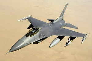 В Аризоне завершили обучение управлению F-16 первые украинские пилоты