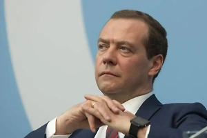 Медведев заявил о планах России создать новый альянс после победы над фашизмом