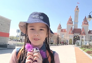 Бурятия оплатила поездку девочки из ДНР в московский парк "Остров мечты"
