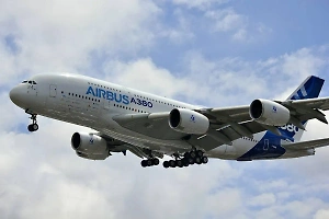 Макрон отстоял российский титан перед Канадой и спас Airbus от разорения
