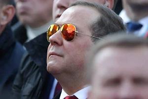 Медведев предупредил "натовских пердунов" о casus belli
