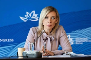Захарова: Украина превратилась в "самоизгой" после возвращения Донбасса домой