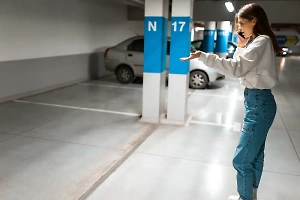 В Москве сотрудники автомойки угнали машину у клиентки и всю ночь "таксовали"