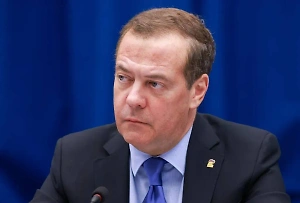 Медведев пообещал мировую катастрофу в случае отправки солдат НАТО на Украину