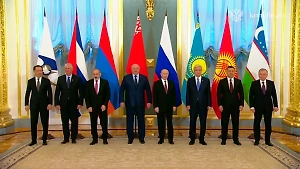 Лидеры стран ЕАЭС сделали совместное фото перед расширенным заседанием