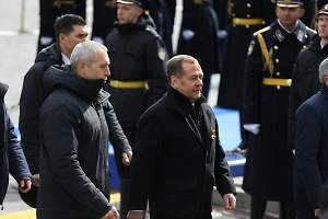Медведев призвал возродить опустевшие и разрушенные сёла Курской области