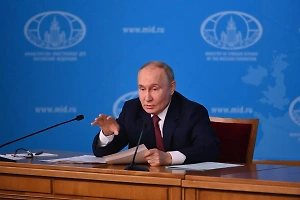 Путин: Статус Крыма, Донбасса и Новороссии должен быть закреплён в договорах