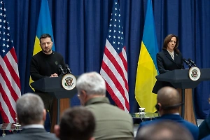 Харрис заявила Зеленскому о желании США завершить конфликт на условиях Украины
