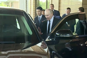 Путин прокатил Ким Чен Ына по Пхеньяну на подаренном Aurus