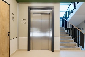 Не подпрыгивать: Инженер раскрыл, как выжить в лифте, мчащемся в "бездну"
