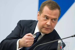 Медведев призвал превратить в "сплошной кошмар" жизнь на Западе из-за санкций

