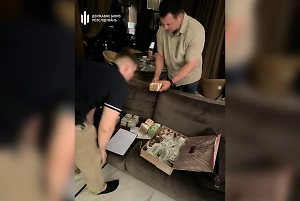 У нардепа Рады при обыске нашли целый клад, а он разбил телефон на глазах у силовиков