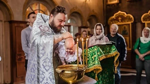 Почему нельзя крестить всех подряд и как потом духовным родителям отвечать за душу ребёнка