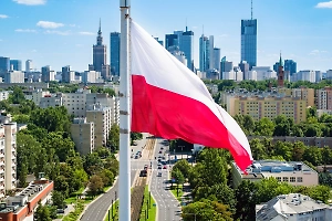 Польша лишит украинских беженцев единоразовых пособий