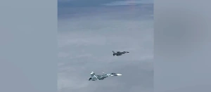 "Отошёл!" Российский Су-27 жёстко перехватил датский F-16 и попал на видео