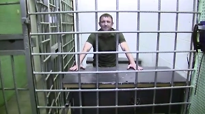 "Дикие звери всегда сидят в клетках": Суд снова оставил генерала Попова в СИЗО