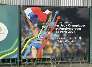 В Париже заметили рекламу Олимпиады с изображением Исинбаевой и флагом России