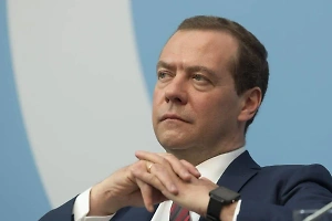 "Будем злее": Медведев ответил "ублюдочному" НПО "старикашки" Сороса на призыв арестовать его