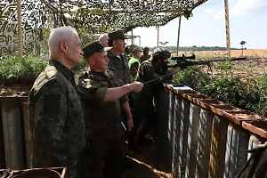 Белоусову показали подготовку танкистов, операторов дронов и миномётчиков в ЛВО