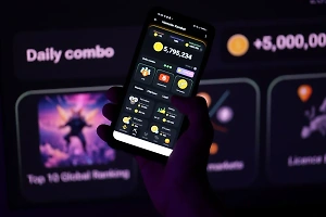 Life.ru узнал у ЦБ, почему всё же опасно "тапать хомяка"