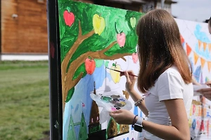 Конкурсы, спектакли и мастер-классы: В «Коломенском» завершили летний сезон яблочным фестивалем «Урожай»