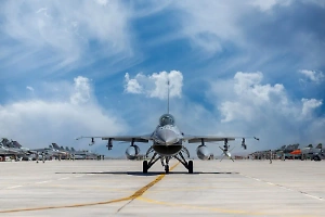 Производитель двигателей для F-16 из США выплатит миллион рублей бойцу ВС РФ