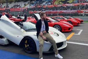 Сбежавшего с $233 млн гонщика Ferrari задержали в Петербурге по запросу Интерпола