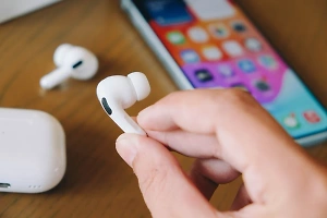 FDA разрешило использовать наушники AirPods Pro в качестве слуховых аппаратов