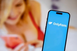 Украинка, заработавшая состояние на Onlyfans, заплатила налогов на 13 млн гривен