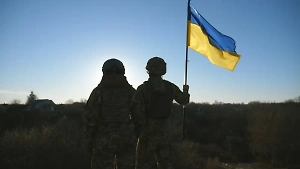 Украинские военные могут свергнуть Зеленского в случае мира с Россией, считают в США