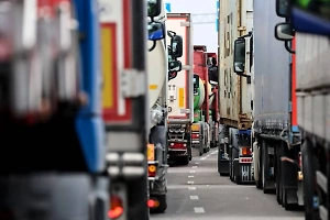 Польские перевозчики согласились прекратить блокаду на границе с Украиной
