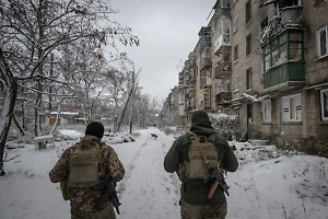 Пленные бойцы ВСУ помогли эвакуировать раненого российского командира