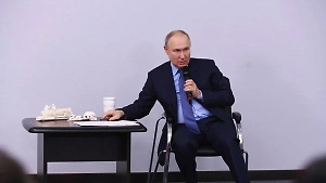 Путин дал поручение по сфере ЖКХ на встрече с анадырцами: "Иначе будет караул"