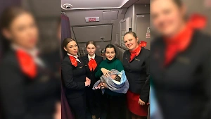 В самолёте Уральских авиалиний прямо в небе родилась новая пассажирка