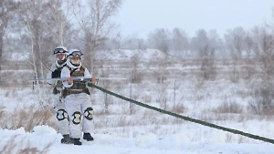 Расчёты FPV-дронов разгромили скрытый опорный пункт ВСУ под Купянском