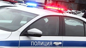 Контрабандист угнал автомобиль таможни и скрылся в Москве, пока водитель платил за бензин