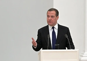 "Война свиней у корыта": Медведев объяснил, зачем Киев сбил Ил-76 со своими гражданами