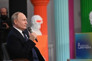 Путин: Более 70% выпускников в России хотят получить высшее образование