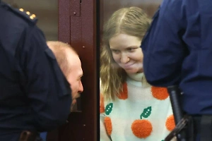 Адвокат Треповой* объяснил её улыбку и свитер с апельсинами на заседании суда