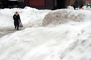 Очередной зимний рекорд: В Москве высота сугробов впервые за зиму превысила полметра