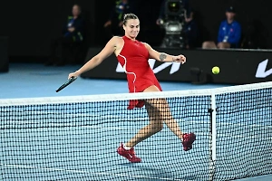 Белоруска Соболенко разгромила китаянку и второй год подряд выиграла Australian Open