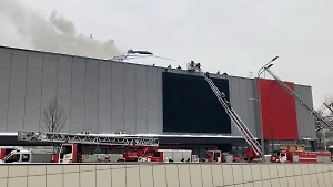 Названа предварительная причина пожара в театре сатиры в центре Москвы